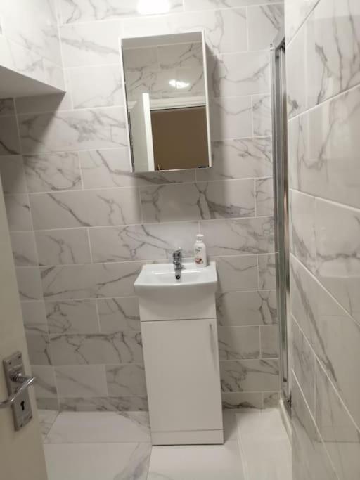 Cosy City Apartment Корк Екстериор снимка